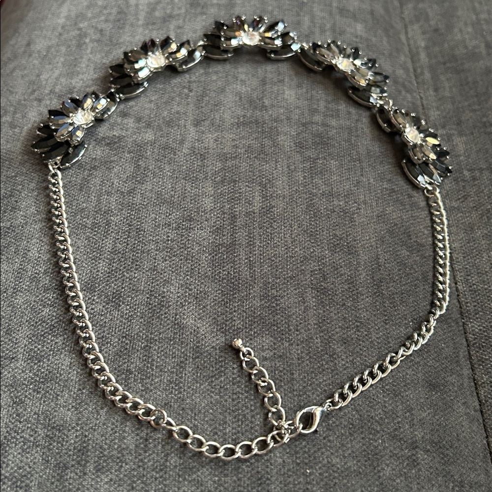 Black Floral Statement Necklace - Picture 4 of 4